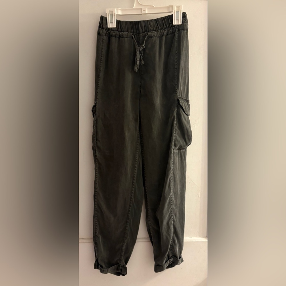 Lululemon Move Lightly Cargo Pockets Pants Tencel Evergreen 25" Size 2